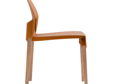 4 Piece Set Of Single Chairs With A Design Combining Modern And Traditional Elements