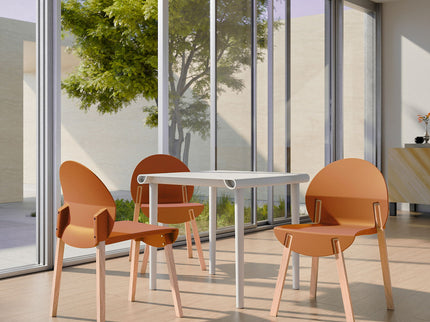 4 Piece Set Of Single Chairs With A Design Combining Modern And Traditional Elements