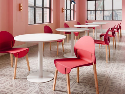 4 Piece Set Of Single Chairs With A Design Combining Modern And Traditional Elements