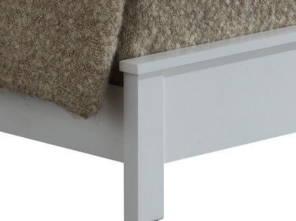 Bed With Transitional Design Stylish