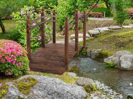 Outsunny - Fir Wood Garden Bridge Arc Walkway With Side Railings, Perfect For Backyards, Gardens, & Streams, Carbonized - Brown