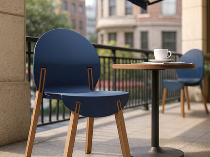 4 Piece Set Of Single Chairs With A Design Combining Modern And Traditional Elements