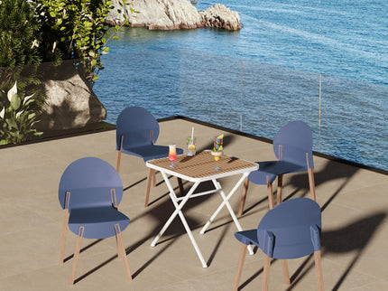 4 Piece Set Of Single Chairs With A Design Combining Modern And Traditional Elements