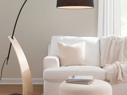 Robyn - Floor Lamp - Natural / Black
