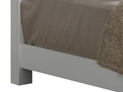 Bed With Transitional Design Stylish