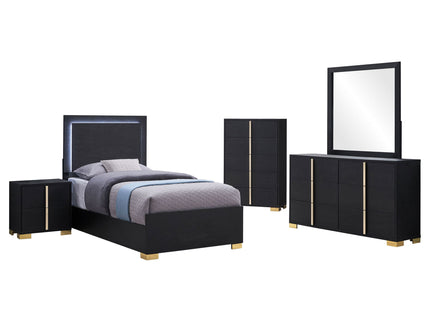 Bedroom Set With Accents