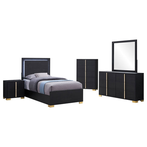 Bedroom Set With Accents