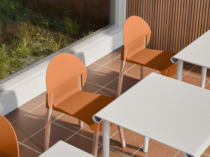 4 Piece Set Of Single Chairs With A Design Combining Modern And Traditional Elements