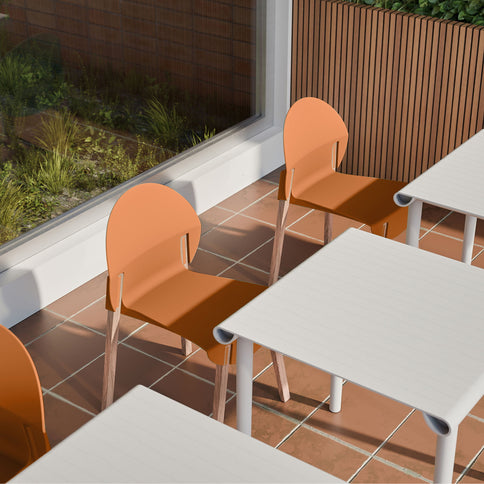 4 Piece Set Of Single Chairs With A Design Combining Modern And Traditional Elements