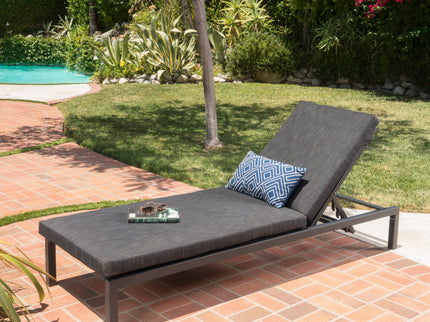 Modern Chaise Lounge With Wate Resistant Fabric Cushions