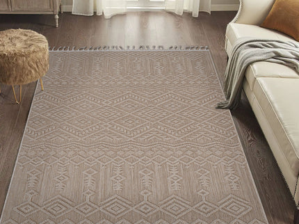 Guros - 4' X 6' Traditional Indoor / Outdoor Area Rug - Natural