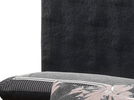 Elegant Platform Bed For Relaxed Spaces