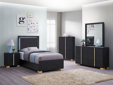 Bedroom Set With Accents