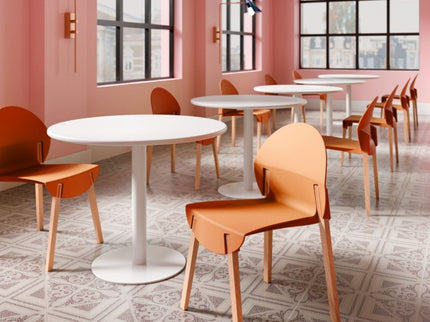 4 Piece Set Of Single Chairs With A Design Combining Modern And Traditional Elements