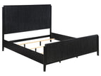 Black / 4 Pc. Bed, Nightstand, Dresser, Mirror / Queen