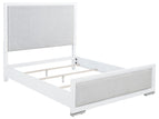 White / 4 Pc. Bed, Nightstand, Dresser, Mirror / Queen