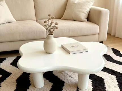 Cloud Shaped Coffee Table With 4 Round Legs