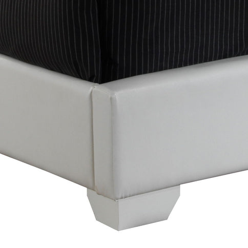 Elegant Platform Bed For Relaxed Spaces