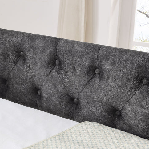 Upholstered Daybed With USB Charging & Pull Out Bed