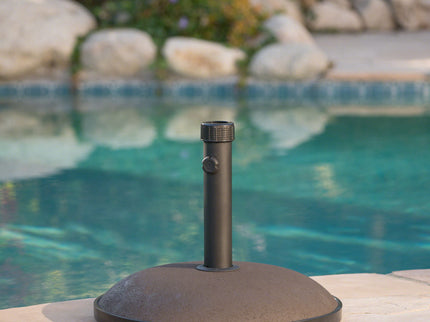 Um Holder Round Umbrella Base 66 Lbs Concrete - Brown