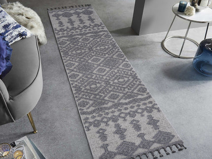 Guros - Trendy Traditional Indoor / Outdoor Rug