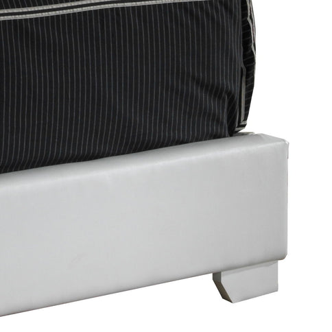 Elegant Platform Bed For Relaxed Spaces