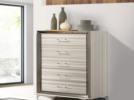 Star - Chest - White