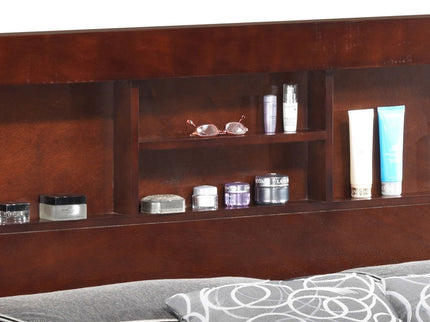 Bed With Transitional Design Stylish