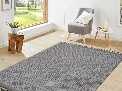Guros - 6' X 9' Geometric Indoor / Outdoor Area Rug - Gray / White