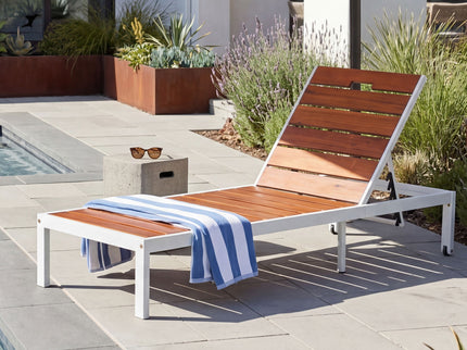 Outdoor Chaise Pool Lounge Chairs With Adjustable Backrest - Brown / White