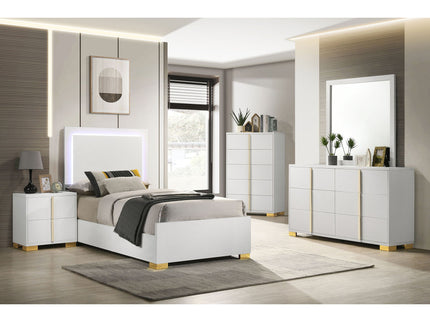 Bedroom Set With Accents