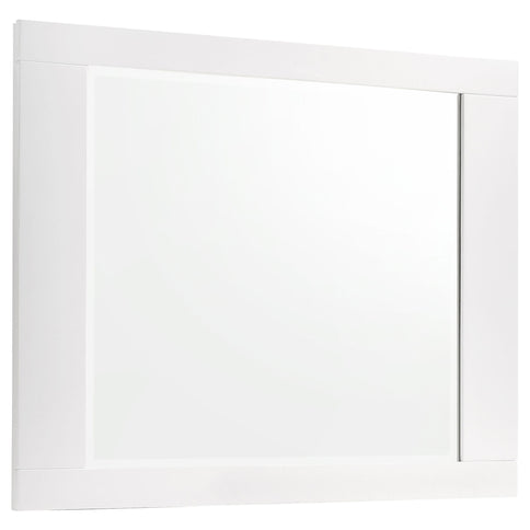 Escalon - 4 Piece Bedroom Set With Paneled Headboard Accents Upholstered - Glossy White