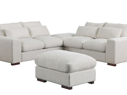 Tatman - Sectional With 2 Ottomans