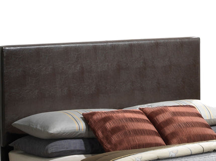 Elegant Platform Bed For Relaxed Spaces