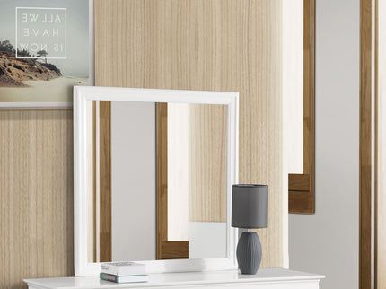 Traditional Wall Mirror For Any Space