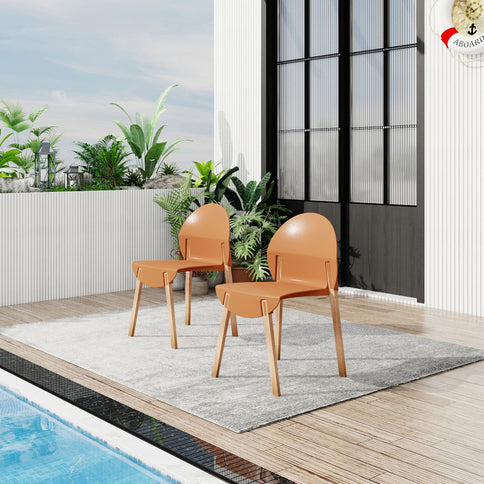 4 Piece Set Of Single Chairs With A Design Combining Modern And Traditional Elements