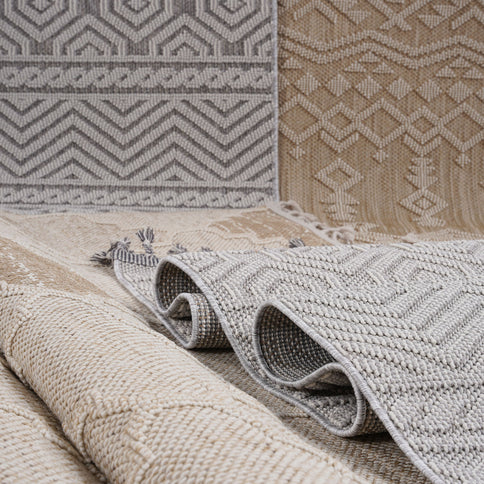 Guros - 4' X 6' Trellis Indoor / Outdoor Area Rug - Ivory