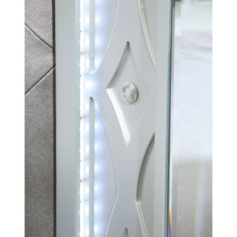 Arabesque - 4 Piece Queen Bedroom Set With LED Headboard - Silver