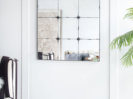 Traditional Decor Style Antique Glass Panel Mirror, Wall Mirror For Bathroom Entryway Console Lean Against Wall