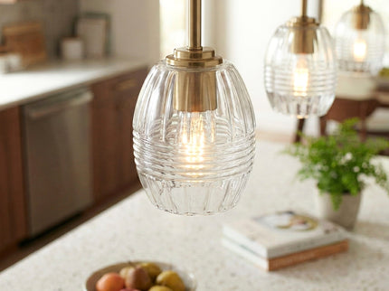 Vista - Single Pendant Chain Hanging Light - Clear / Gold