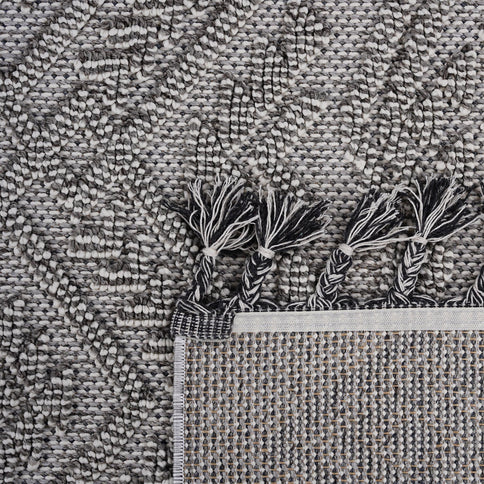 Guros - Traditional Indoor / Outdoor Rug