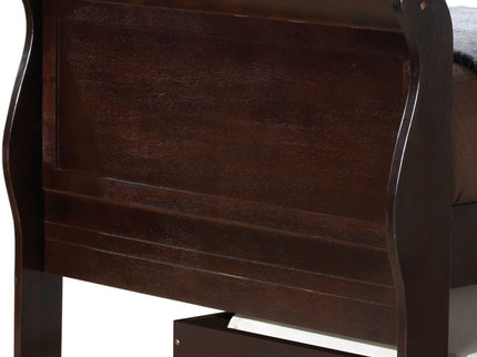 Elegant Trundle Bed With Timeless Charm