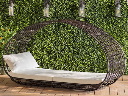 Abigal - Outdoor Wicker Daybed With Cushion