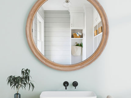 Round Wall Mirror With Ribbed Frame