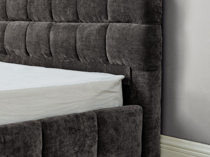 Modern Platform Bed Frame With Thick Fabric