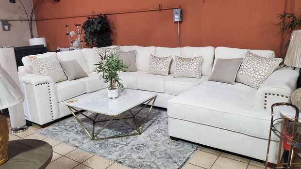 <h4><em><strong>Customizable Sectional</strong></em></h4>